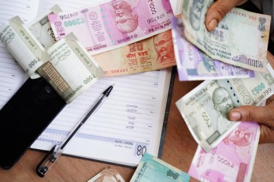 Bihar: Criminals loot cash from youth
