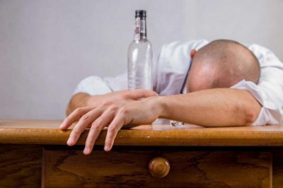 UP: Liquor worth Rs 10 lakh recovered in Deoria