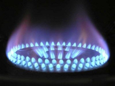Congress demands government to withdraw price hike in LPG cooking gas cylinders