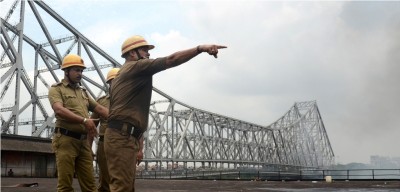 Fire breaks out in Kolkata godown adjacent to Howrah Bridge