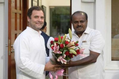 Congress-JDS coalition in trouble in Karnataka: 11 lawmakers submit resignations