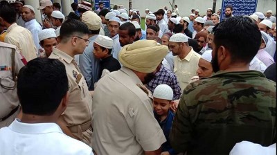 Muslims offer prayers in Jammu and Kashmir on Eid