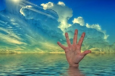 Girl drowns as boat capsizes in Krishna River