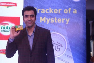 Abir Chatterjee launches Britania's NutriChoice Sugarfree Cracker 