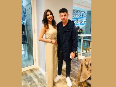 Pakistani actress Mehwish Hayat posts image with Priyanka Chopra's husband Nick Jonas at US Open