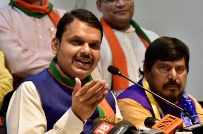 A new Govt will be soon installed in Maharashtra: Dvendra Fadnavis