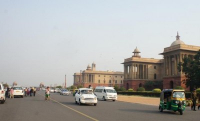 Delhi witnesses hot day, max at 35.5 degree Celcius