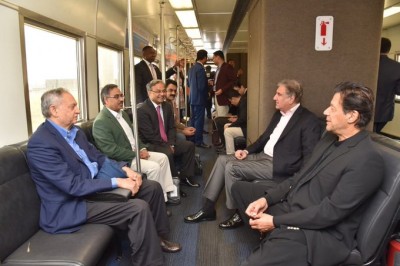 Imran Khan faces social media trolls as he receives no 'welcome' in US