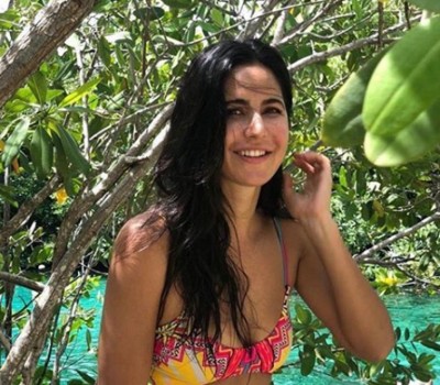 Katrina Kaif sets social media on fire by posting her new bikini picture 