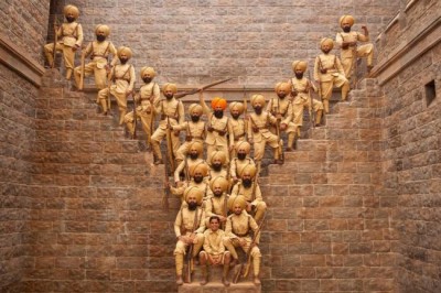 Akshay Kumar unveils new poster of Kesari on Republic Day