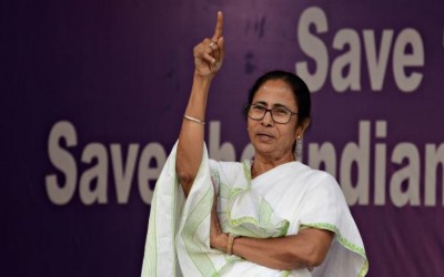 Opposition backs Mamata over her claims of EC-BJP nexus in shortening Bengal campaign