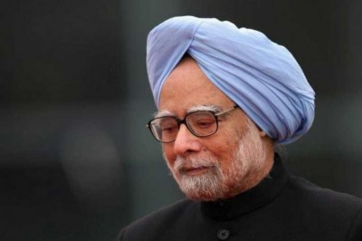 All round mismanagement led to economic slowdown: Manmohan Singh