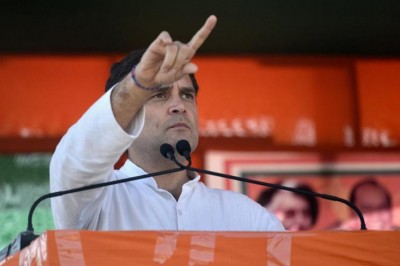 #LokSabhaElection2019: Rahul Gandhi takes a dig at PM Narendra Modi and CM Mamata Banerjee during Malda rally