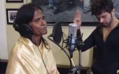 Himesh Reshammiya's video on Ranu Mondal recording song for him goes viral online