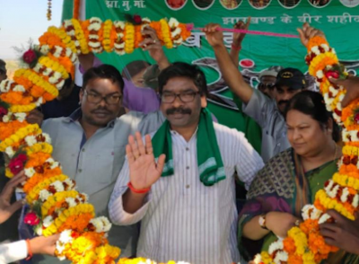 Politics in name of air strikes not good for the morale of armed forces: Hemant Soren