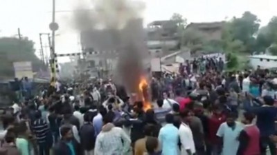 Protest against Citizenship Act reaches Bengal, railway services hit