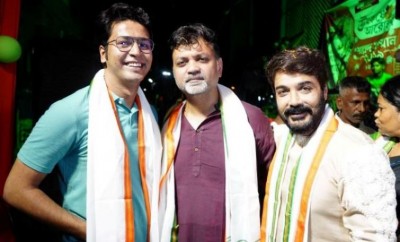 Team Gumnaami unveils statue of Netaji with public screening of song â€˜Dhawno Dhanyoâ€™