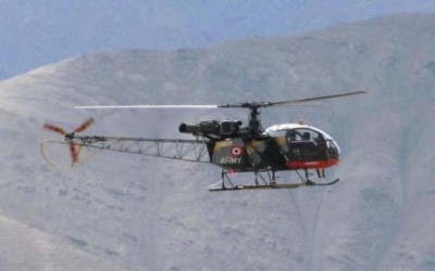 Assam : Indian army chopper makes an emergency landing due to technical snag