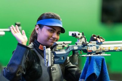 Indiaâ€™s Chandela rocks New Delhiâ€™s final hall: gold and world record