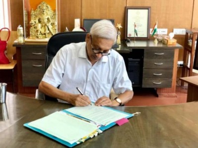 Amid Manohar Parrikar's failing health, Congress stakes claim to form govt in Goa