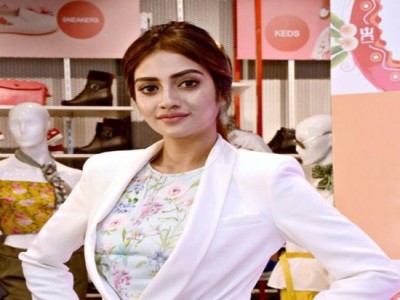 West Bengal: Stage with TMC candidate Nusrat Jahan crashes, no one injured