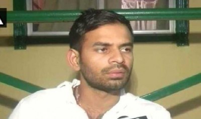 Tej Pratap declares himself as another Lalu, ridicules Tejaswi