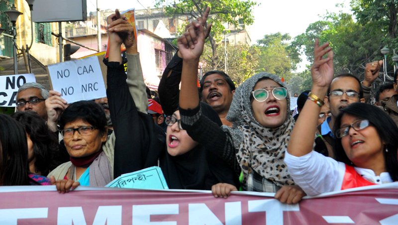 WB: Civilians join protests against CAA in Kolkata