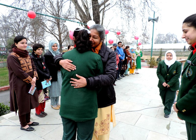 Schools reopen in Kashmir