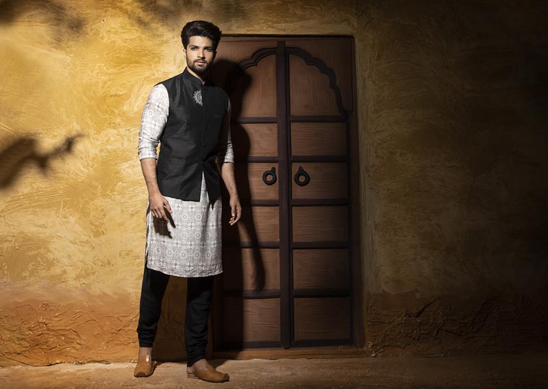 Nakshi launches its Pujo Tribe collection for the festive season