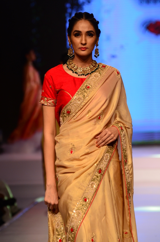 Vaani Kapoor walks the ramp at Kolkata Fashion Expo