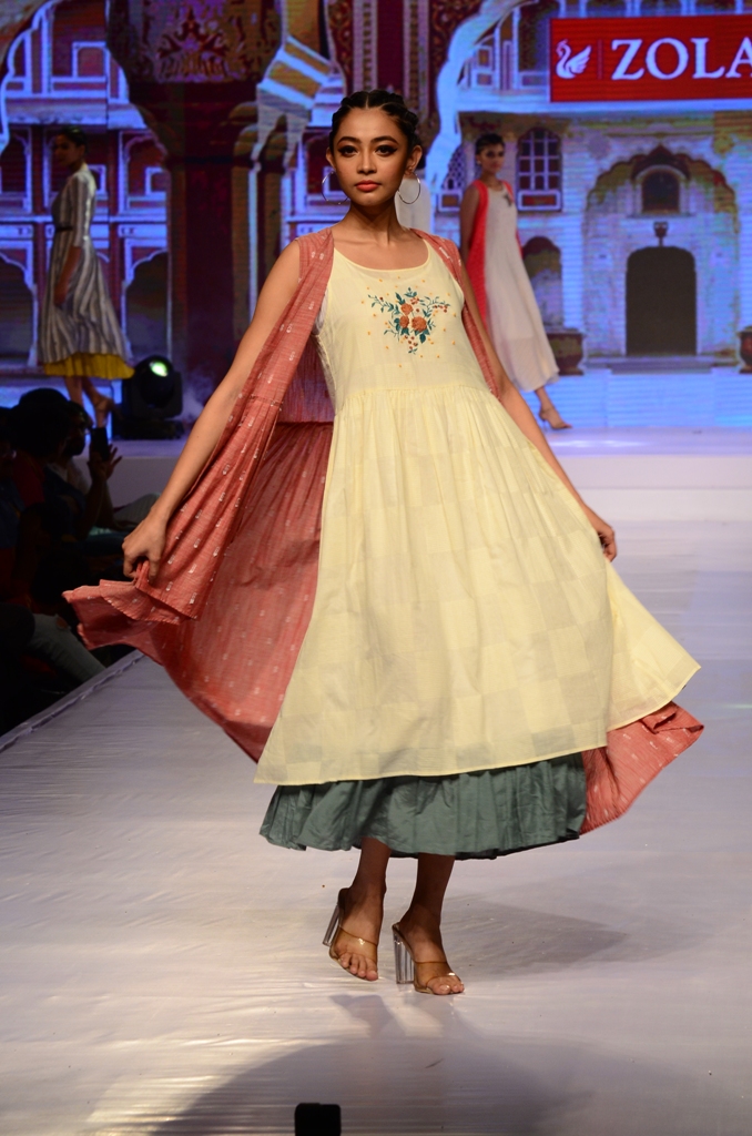 Vaani Kapoor walks the ramp at Kolkata Fashion Expo