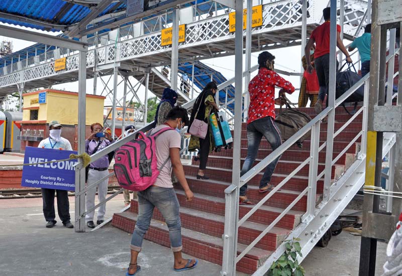 Migrant workers arrive by Shramik special train to West Bengal