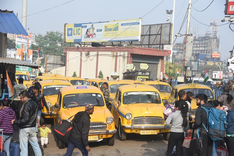 Kolkata witnesses bandh called by trade unions