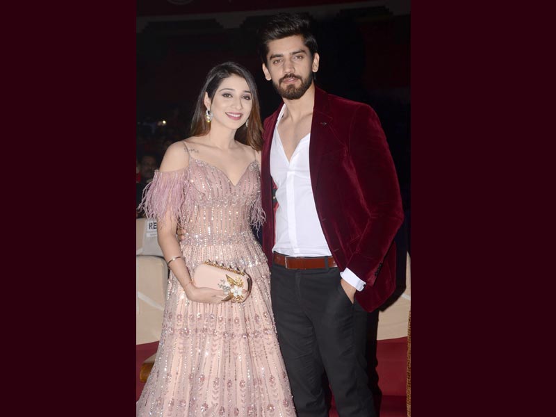 A galaxy of stars turn up at the Kalakar Awards 2020