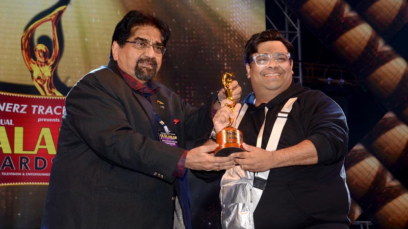 A galaxy of stars turn up at the Kalakar Awards 2020