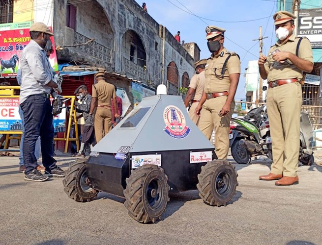 Commissioner of Police launches Robot to patrol containment zones in Chennai