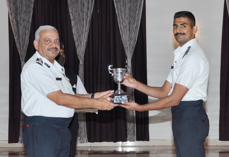 Air Vice Marshal DK Awasthi, Deputy Commandant and officers of ATCOTE with award winners at Air Force Academy in Hyderabad