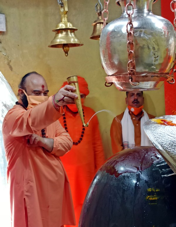 Prayers offered at Historic Shankaracharya Temple in Srinagar