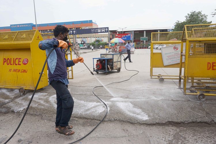 Sanitsation drive in New Delhi railway station complex