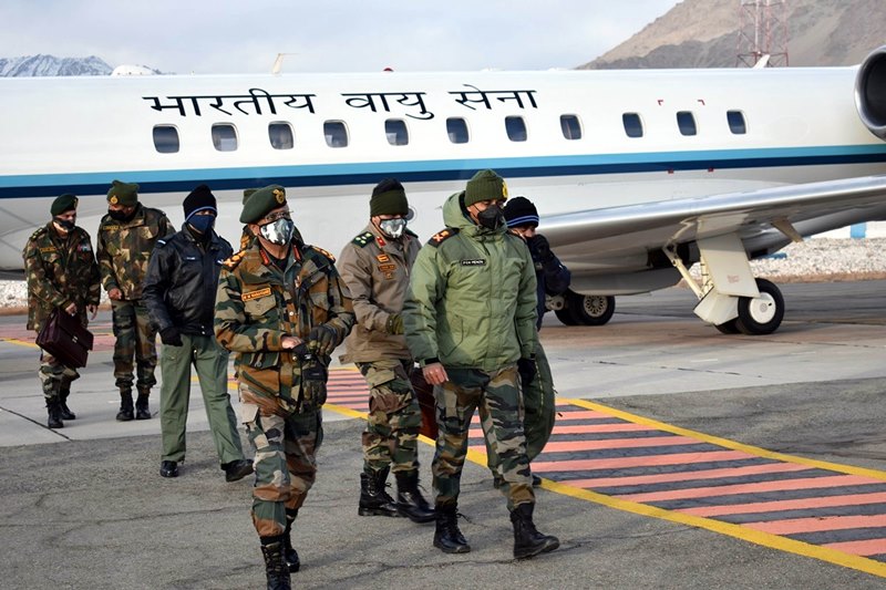 M M Naravane interacting with Fire and Fury Corps