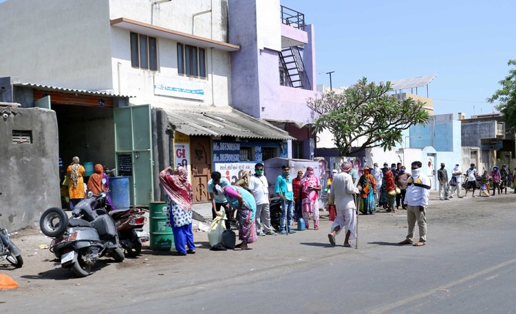 BPL ration card holders wait to receive free ration amid lockdown
