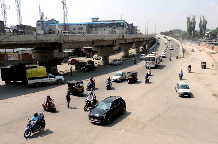 Deserted Lal Chowk in Srinagar