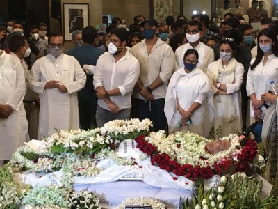 RIP Legend: Soumitra Chatterjee's last rites performed with full state honours