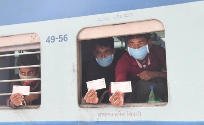 Stranded migrant workers return homes in special trains