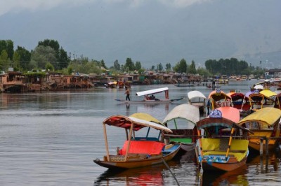Jammu and Kashmir: Journalist dies in Srinagar