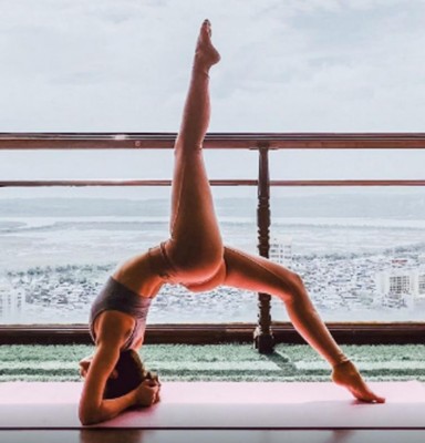Alaya Furniturewalla attempts a new Yoga pose, fans love itÂ  Â 