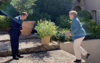 Namaste: French President Emmanuel Macron welcomes Anegela Merkel in Indian style, video goes viral