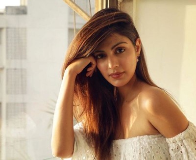 Bombay HC adjourns Rhea Chakraborty's bail plea till Sept 29