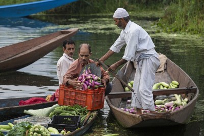 Floating market at Dal Lake in Srinagar