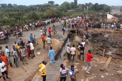 Lagos: People arrive at the venue of gas tanker explosion